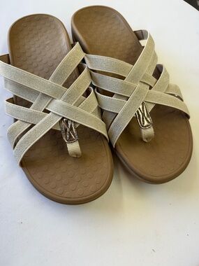 NWOT Vionic Women's Crisscross Slip-On Sandals in Champagne